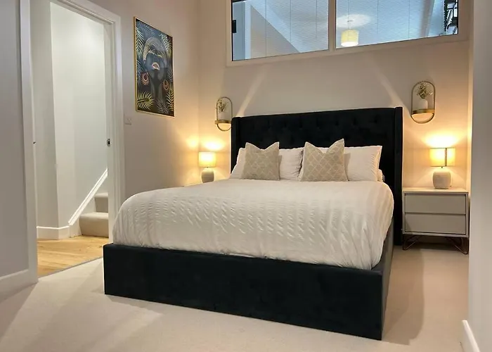 Trendy City Centre Apartment With Free Parking